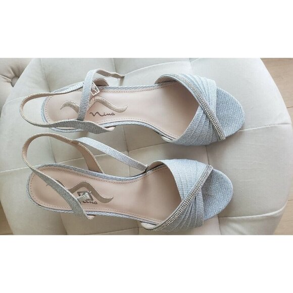NEW NINA NICASIA TRUE SILVER DRESS SANDALS HEELS SZ.8.5 - Picture 2 of 9